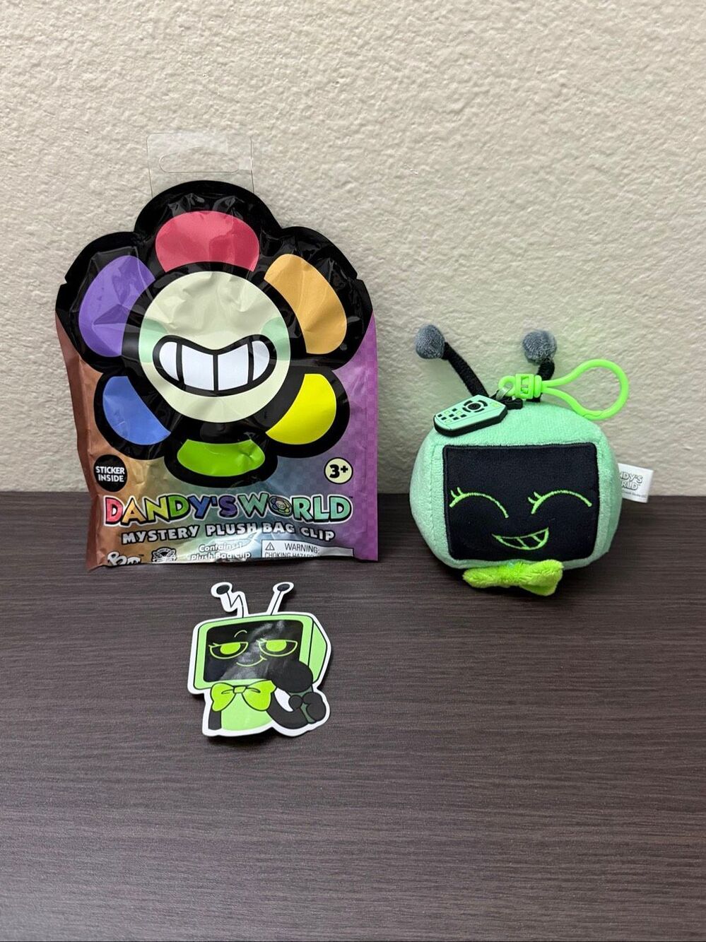 CultureFly Dandy's World Blind Bag Plush Bag Clip Keychain - Vee